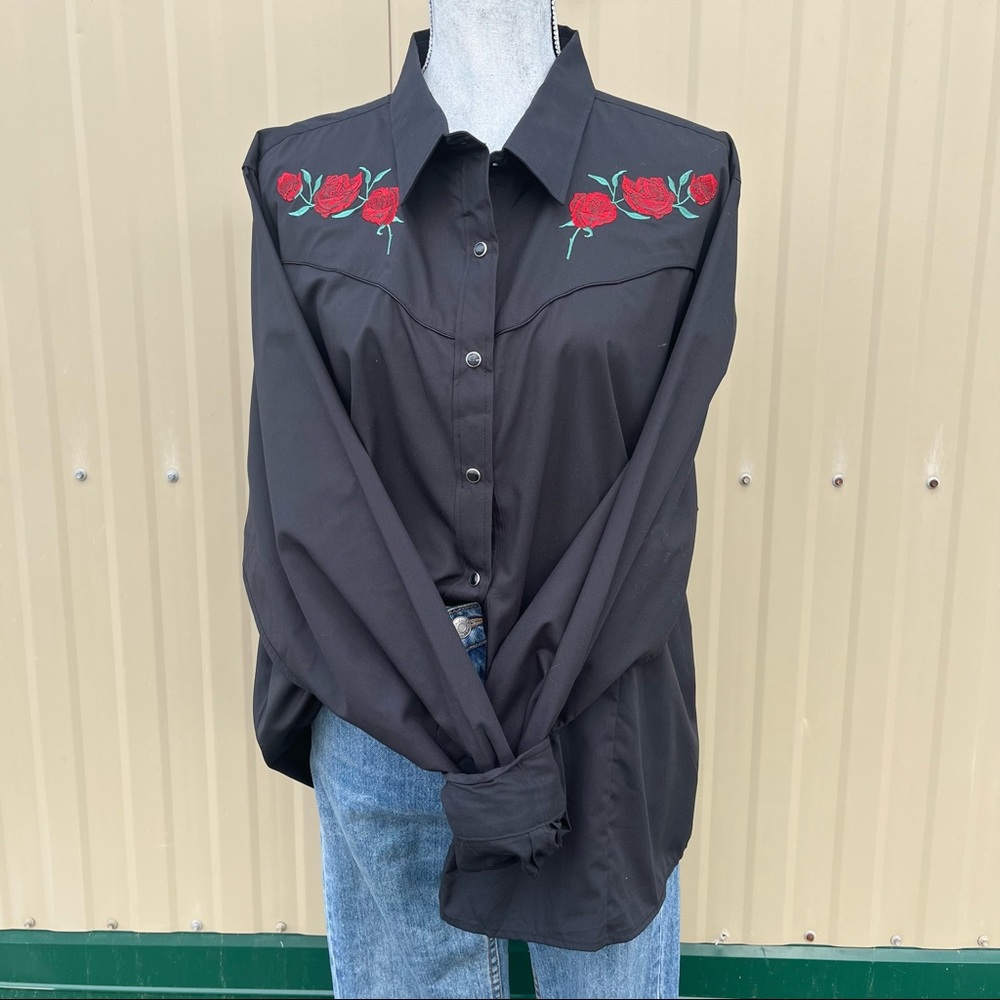WHITE HORSE WOMANS BLACK FLORAL WESTERN SHIRT SIZE XXL
